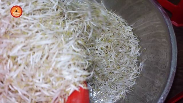 Quán Chay 2K ngày cận tết, Chị Long chia sẻ cách làm món bún bò chay cực ngon смотреть онлайн