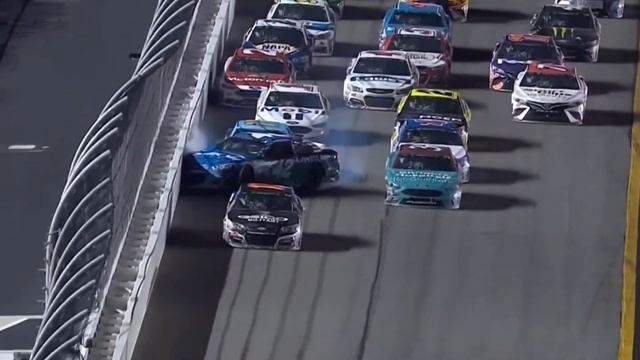 Top 5 Kyle Larson Crashes смотреть онлайн