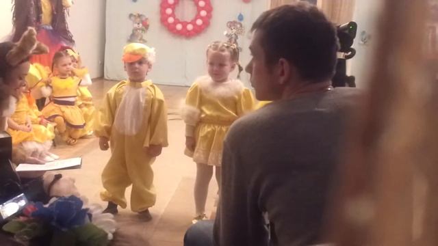 Ася 4 годика рассказывает стих в садике /Asya, 4 Years Old, Recites A Poem In Kindergarten