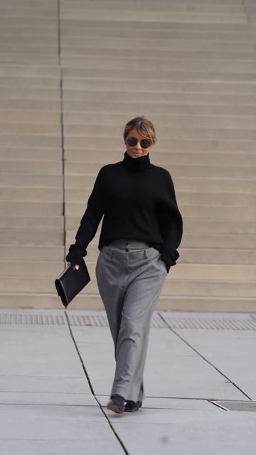 Black & Grey Outfit Idea #winterfashion #winterwear #over50style #ootd #casualoutfits #outfitinspo смотреть онлайн