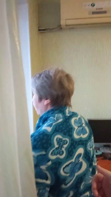 Г.Каз-ь!-Я-Олег,Ма.Св-а,К.Буся,Ася!-Чё См?-Как Ма Вытрях-т?-Или На Птич См?-А На Сосульки Что Ли? смотреть онлайн