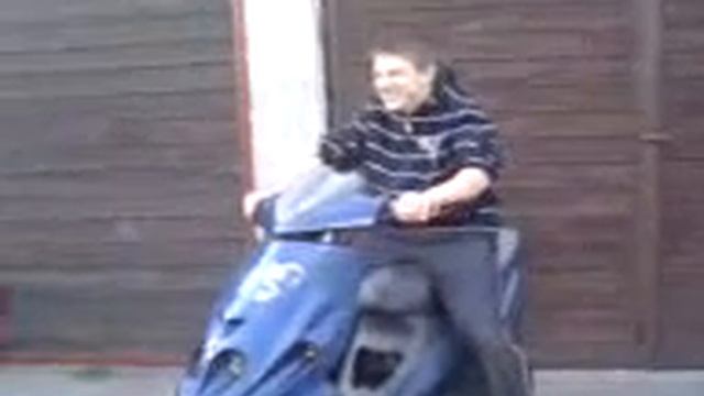 GŁUPI KOLEŚ NA MALAGUTI F 12 смотреть онлайн