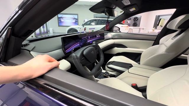 Авто салон Robocar - китайский автомобиль в Гуанчжоу смотреть онлайн