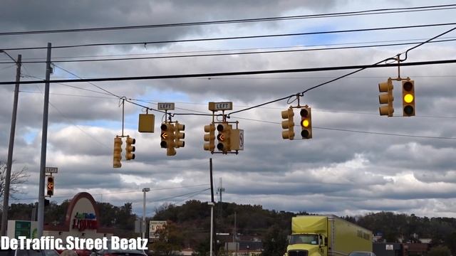 Traffic Lights Red Flashing Left & Right Turn Arrow Siemens Signal | Grand River & Halsted смотреть онлайн