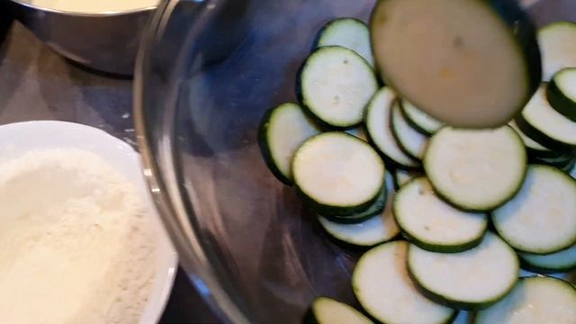 Dovlecei Pane în Sos De Smântână | Кабачки в кляре тушеные в сметане