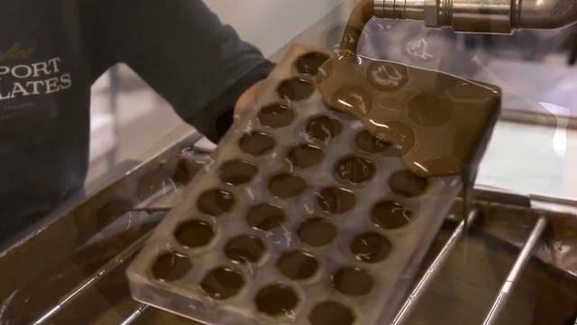 The Creation of our Award Winning Mango Passionfruit Chocolate смотреть онлайн