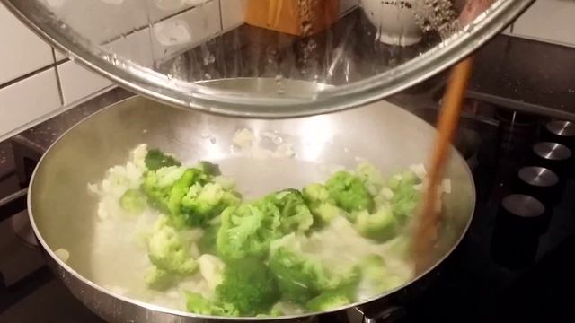 Broccoli And Mushroom Soup Indian Style, Very Healthy Weight Loss Soup
