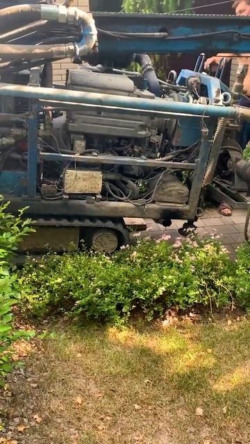 МГБУ ЗАПОЛЗАЕТ на участок заказчика. Бурение на воду в Подмосковье. Подпишитесь! 👇 смотреть онлайн