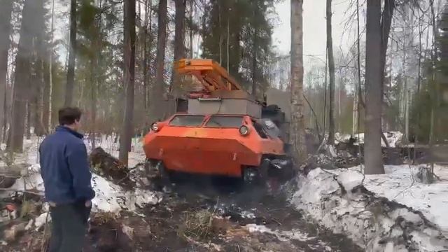 МТЛБУ с УРБ2Д3. Маневры среди деревьев. смотреть онлайн