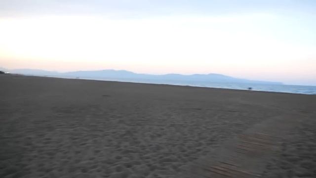 SOBREVI EN CAMPING DE 10.000€ VS 10€ смотреть онлайн
