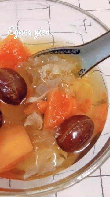 Papaya Snow Fungus Dessert Soup / 木瓜雪耳糖水 #Shorts