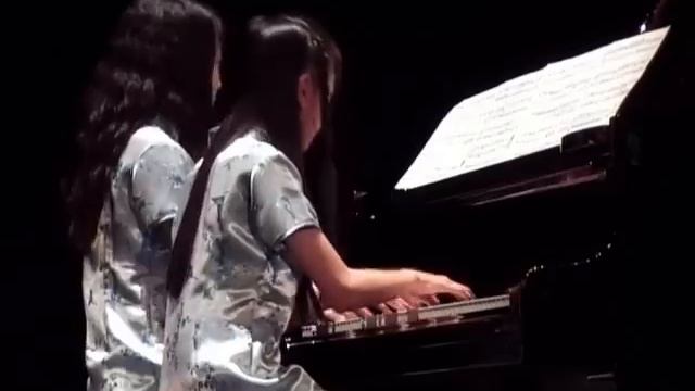 J.Brahms: Ungarischer Tanz Nr.2 d-Moll, duo piano, Lin Sha Li смотреть онлайн