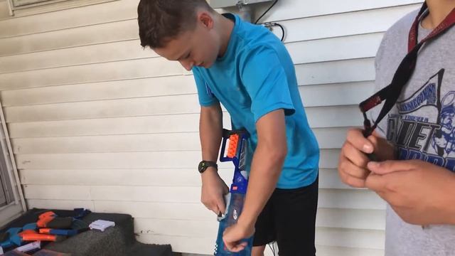 Shooting 344 Darts out of the Nerf Rampage смотреть онлайн
