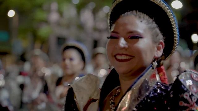 COBERTURA VIDEO CARINA QUIROZ AV DE MAYO смотреть онлайн