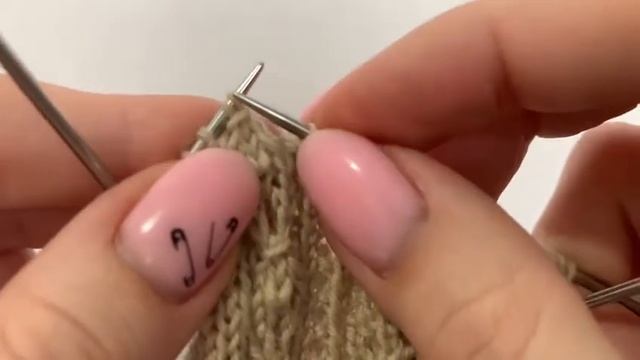 Подхватить 3-ю петлю и накинуть на неё первые две. смотреть онлайн