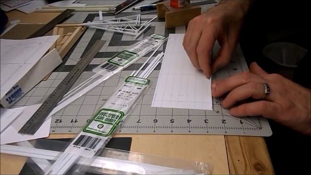 Constructing a large rooftop billboard in HO scale смотреть онлайн