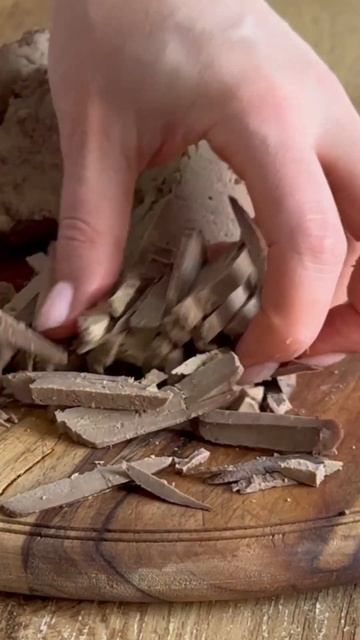 Салат из печени с грибами, луком и морковью. Рецепт 👇в комментариях👇#alena_o_ede #салатспеченью