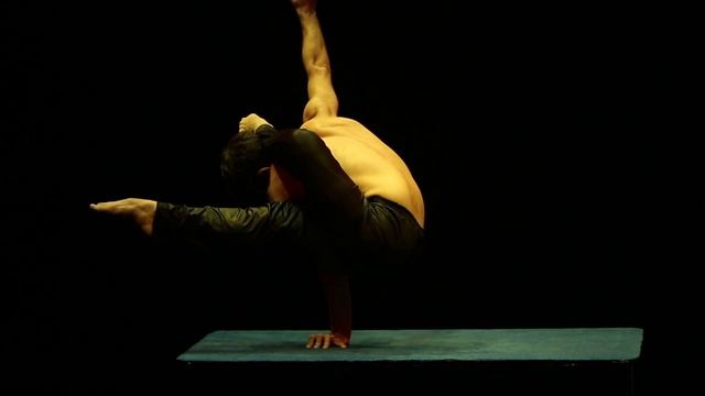 Araz Hamzayev Flic Flac Circus Dortmund 2014 смотреть онлайн