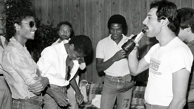 Michael Jackson - State of Shock (feat. Freddie Mercury) смотреть онлайн