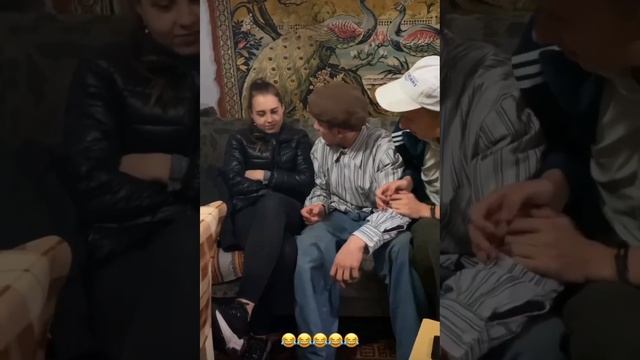 Льолік Коханці ти Німому цицки показувала😂Гралася з Німим кажи😂😂😂 смотреть онлайн