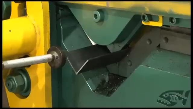 Mesa de Alimentación con Tope Trasero Manual - Metaleros Universales Piranha смотреть онлайн