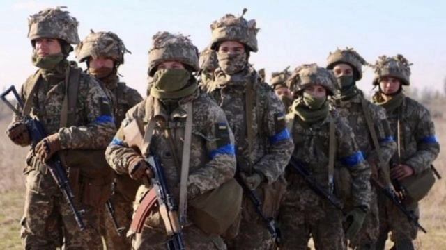 Вірш який повинен почути кожен "Я дякую солдату, що у берцях......." смотреть онлайн