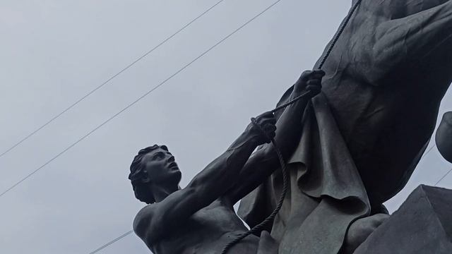 Питер сегодня 17 июня 2024 г. Вдоль наб. реки Фонтанки к Аничкову мосту. Дворцы, кони и паромы. смотреть онлайн