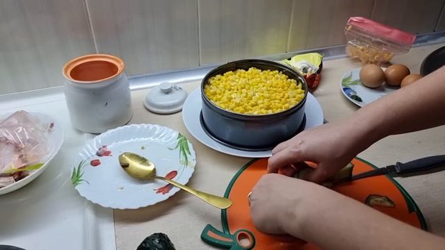 Готовлю его раз в году из печени трески, Леночкин любимый салат с курицей и грибами, Утка готова) смотреть онлайн