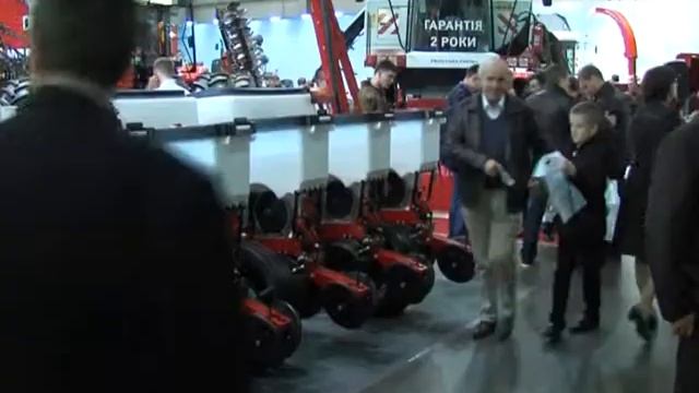 "Інтерагро-2013: Потужні агромонстри знову в Києві" (сюжет програми Агроконтроль) смотреть онлайн