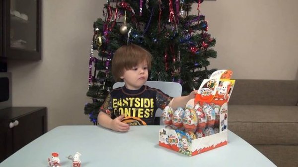 РАСПАКОВКА КИНДЕРОВ 2017 - коробка киндерсюрпризов ✪ kinder surprise eggs unboxing ツ MaxiKids