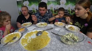 мукбанг. куриные гнёзда и макароны с салатом