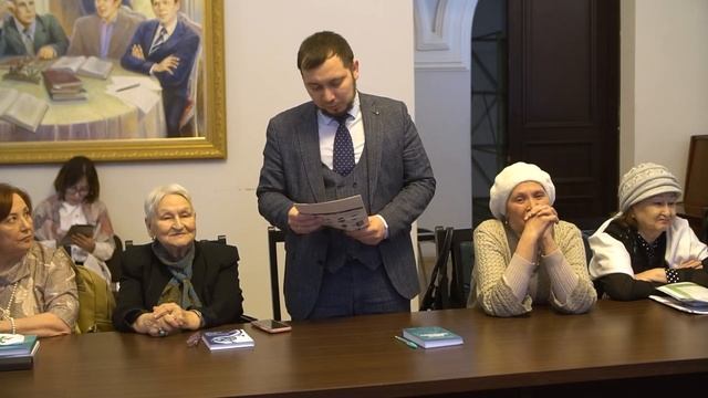 Татарстан Язучылар берлегендә проза, поэзия, балалар әдәбияты, драматургия остаханәләренең утырышы смотреть онлайн