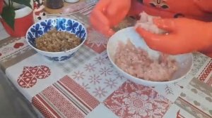 Куриные зразы с грибами в сметанном соусе