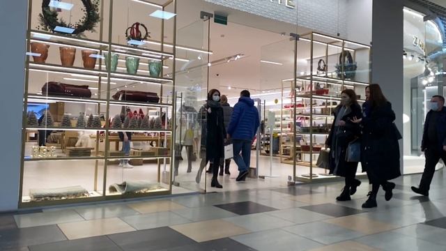 Street style Люди спешат за подарками, Минск смотреть онлайн