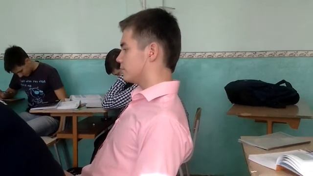 Смешно парень тусит смотреть онлайн