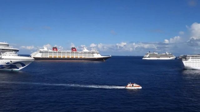 Cruise ship armada, George Town, Cayman Islands Nov 8 2017 смотреть онлайн