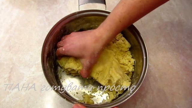 Пісні картопляні рулетики з грибами