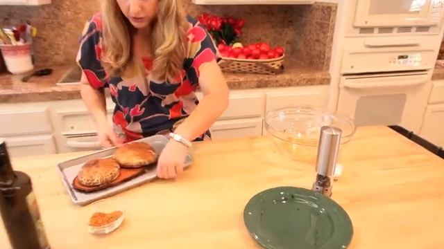 Roasted Veggie Quinoa & Smoked Portobello Mushrooms смотреть онлайн