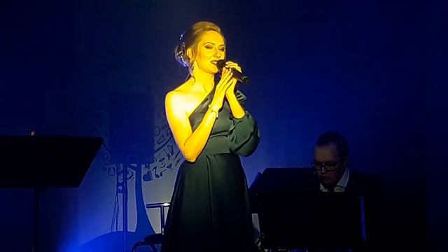 Алена Безуглая читает Катарину Султанову смотреть онлайн