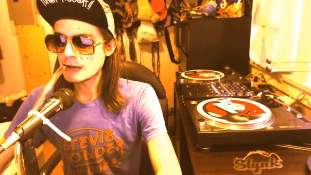Talkbox Tuesday #2 "Stevie Wonder - Superstition" (Talkbox Cover) смотреть онлайн
