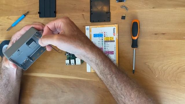 Connecting an OLED Display to a Raspberry Pi смотреть онлайн