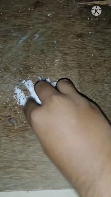 How to create a fake snow❄️☃️ with Fevicol and salt??🤔🧐😱😱:#shorts,check vedio.