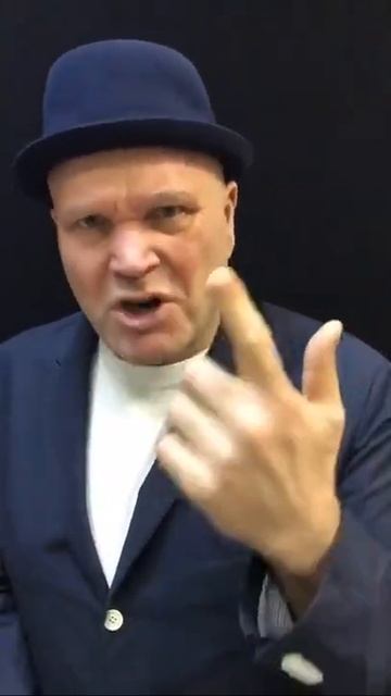 Попадают в одну яму волк, лиса и свинья...Анекдот смотреть онлайн