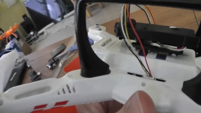 WLtoys V686J-2mpx camera version unboxing (Courtesy GearBest) смотреть онлайн