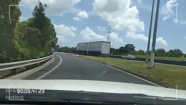 Rainbows End towards Sylvia Park by Southern Motorway смотреть онлайн