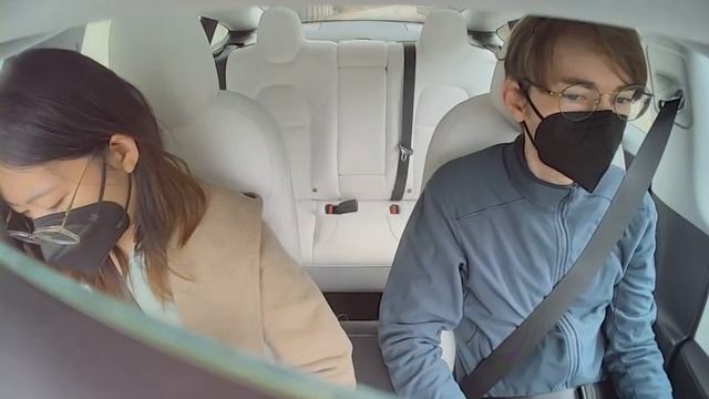 Tesla cabin camera footage during daytime смотреть онлайн