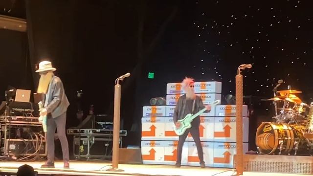 ZZ Top ‘Sixteen Tons’ - Vina Robles Amphitheater 5/29/2022 смотреть онлайн