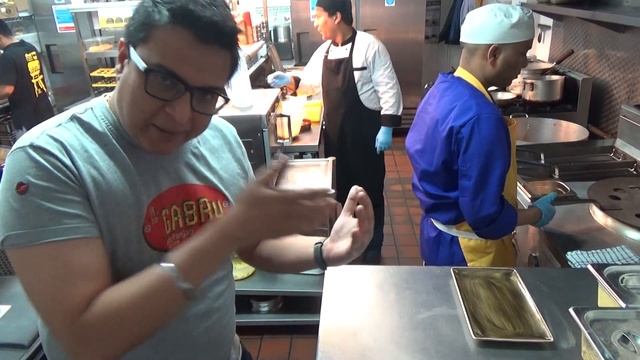 Recipe for Tandoori Mushrooms filled with Cheese & Paneer at Chai Naasto Restaurant, London. смотреть онлайн
