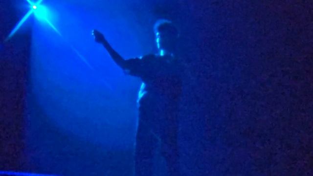 Bruno Mars Live in Singapore - Runaway Baby смотреть онлайн