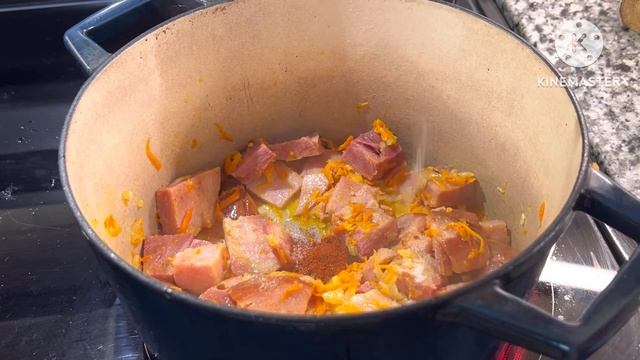 Тушенная картошка 🥔 БЕЗ ЗАМОРОЧЕК😱. Готовлю не обыкновенно. Очень вкусно и быстро 🤤. #delicious смотреть онлайн